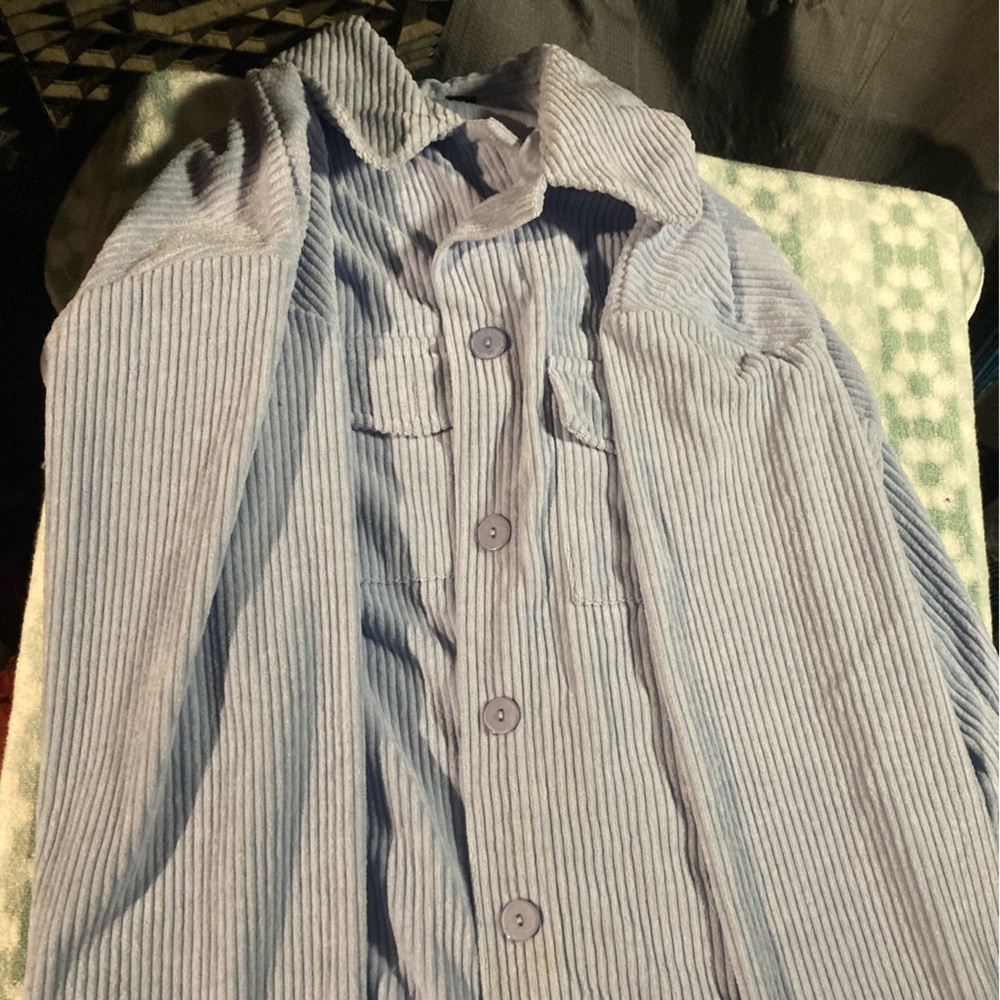 Women’s light blue corduroy shirt bundled with a teal colored t-shirt - Picture 2 of 10